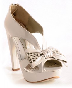 Modelo Carmen enepe zapatos de novia