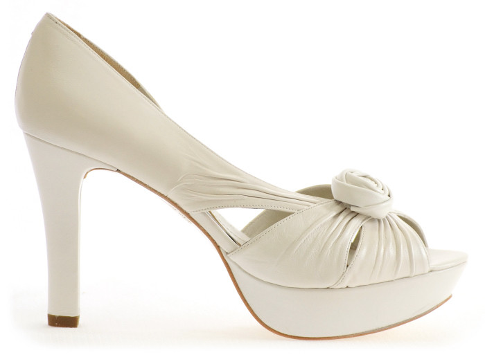 Rosal a peep toes de novia