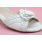 Teresa flor sandalias de novia, blanco roto